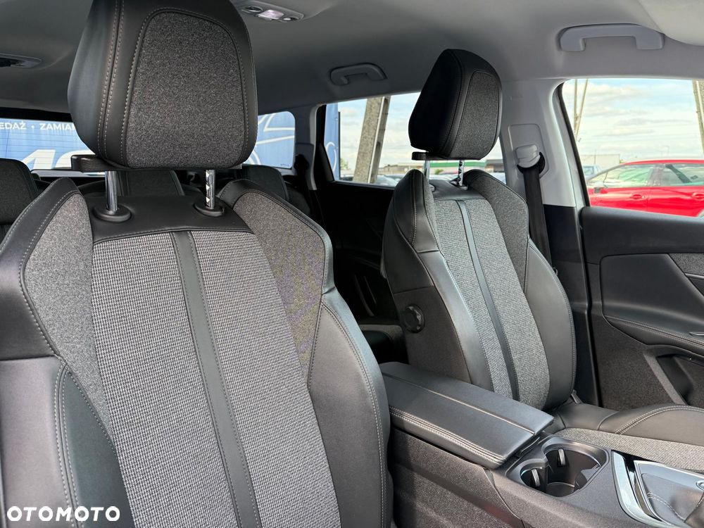 Peugeot 5008 PureTech 130 Stop & Start Allure - 19