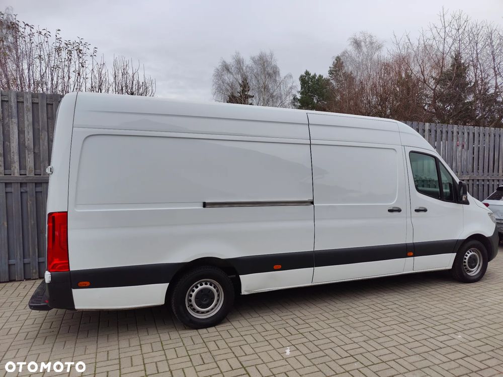 Mercedes-Benz SPRINTER 907 - 4