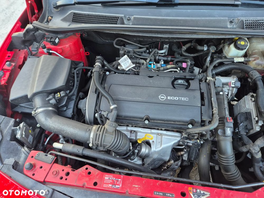 Opel Astra 1.6 T Cosmo - 34