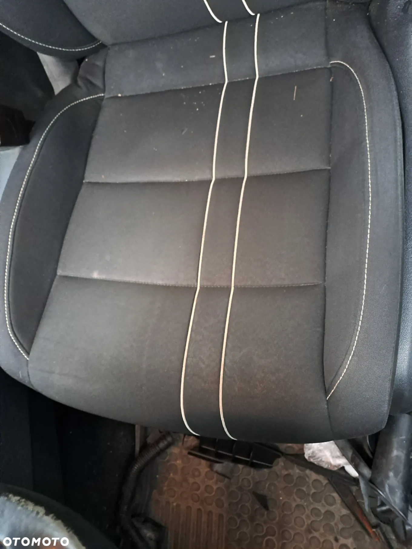 Volkswagen Jetta III 1K2 A5 sedan klapa bagażnika drzwi zderzak kod lakieru LA7W - 13