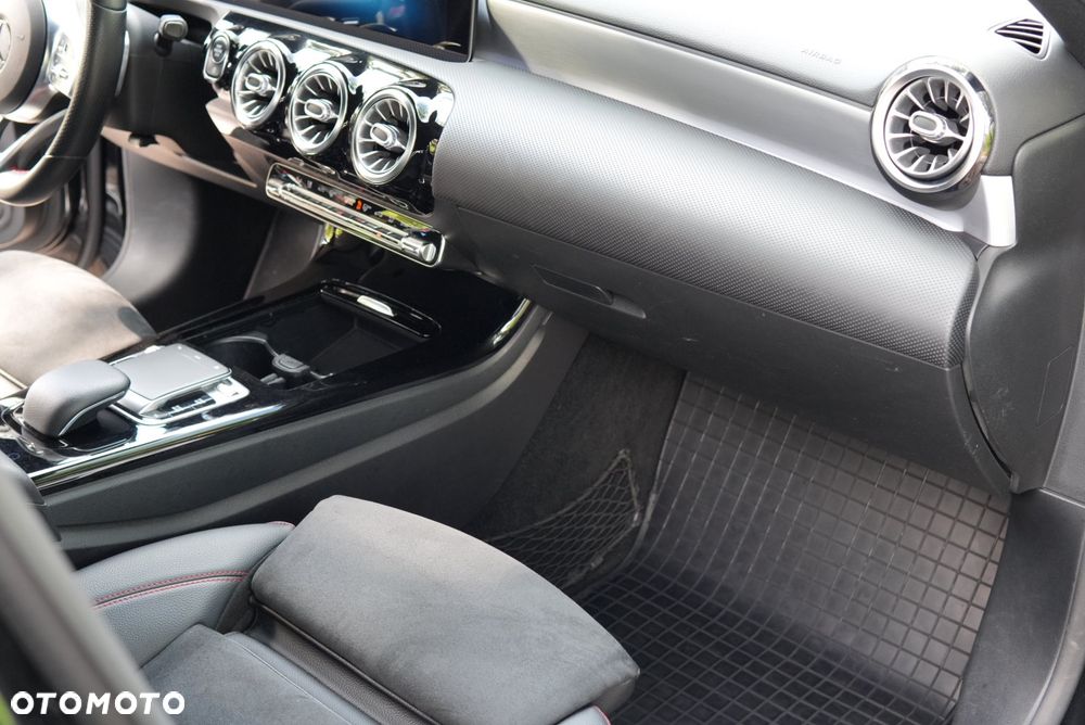 Mercedes-Benz Klasa A 200 AMG Line 7G-DCT - 15