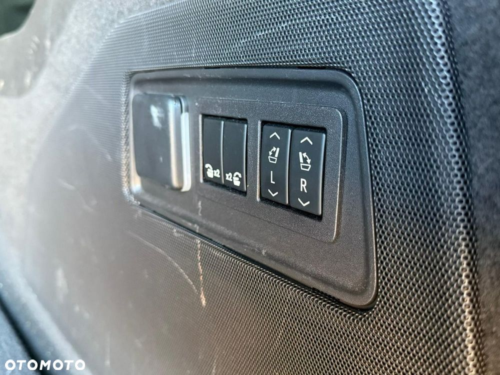 Cadillac Escalade - 27
