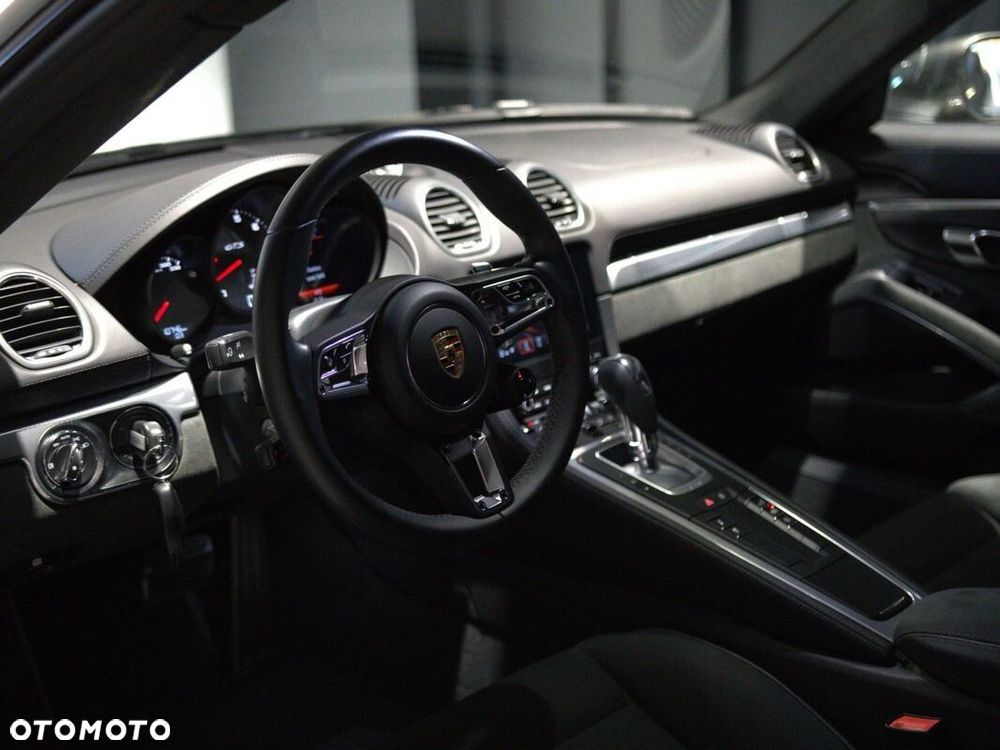 Porsche 718 Cayman - 21