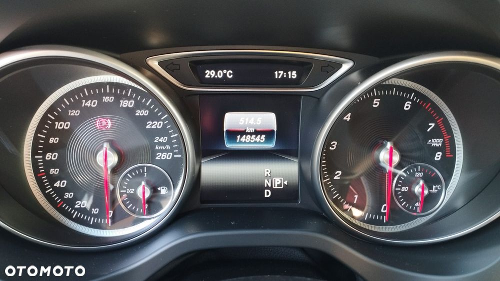 Mercedes-Benz CLA 180 7G-DCT - 16