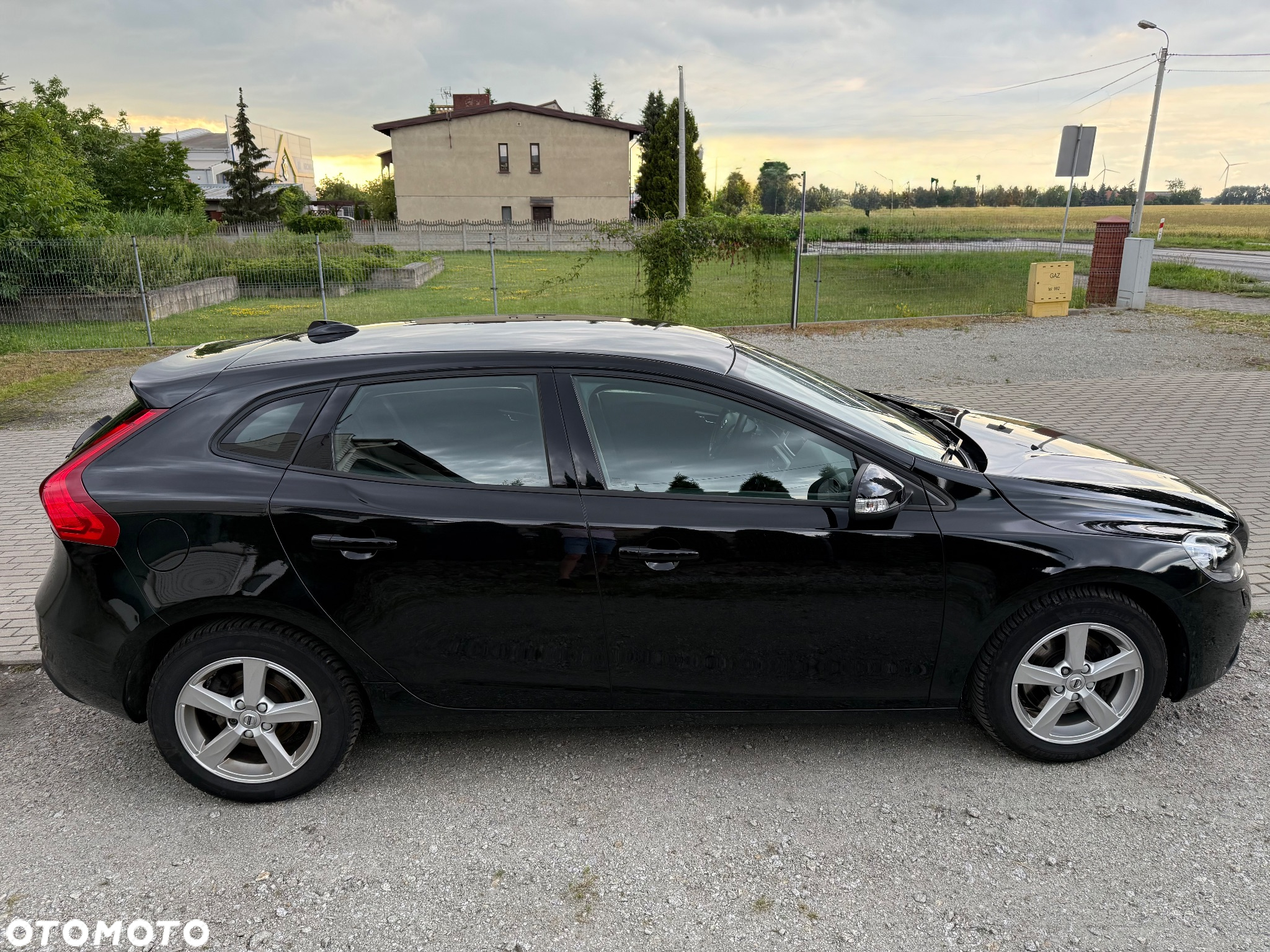 Volvo V40 T3 Drive-E Momentum - 16