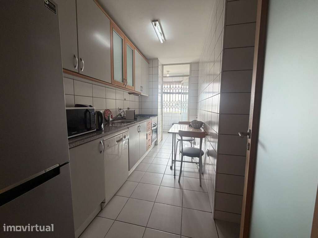 Apartamento T2 com lugar de garagem em zona de Matosinhos - Grande imagem: 3/18