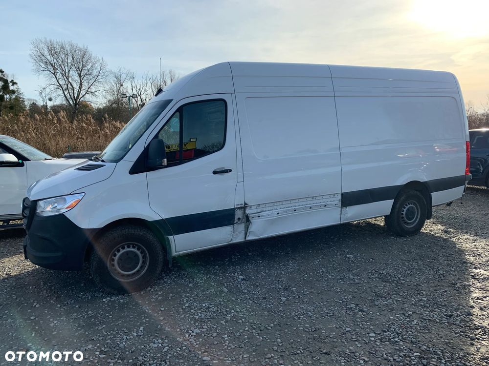 Mercedes-Benz Sprinter - 1