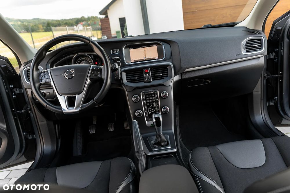 Volvo V40 D2 Momentum - 37