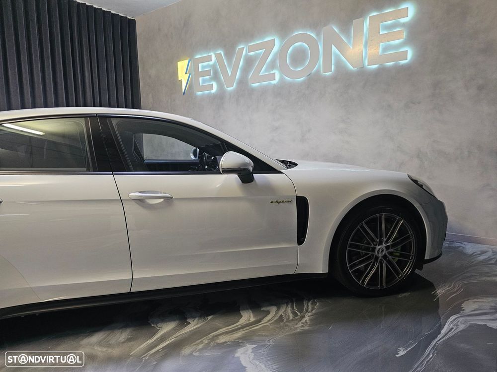 Porsche Panamera 4 E-Hybrid Executive - 42