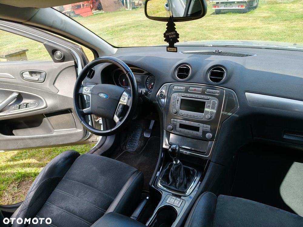 Ford Mondeo 2.2 TDCi Ghia - 12