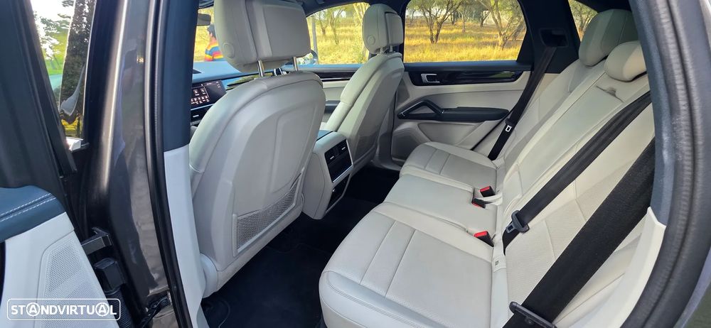 Porsche Cayenne E-Hybrid - 15