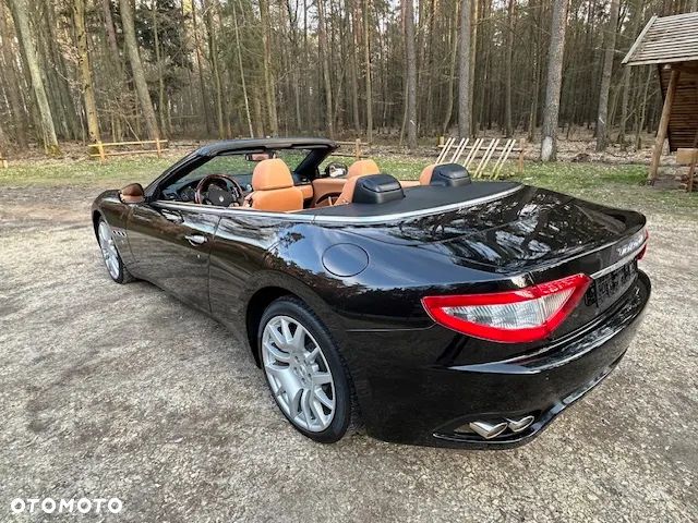 Maserati GranCabrio - 8