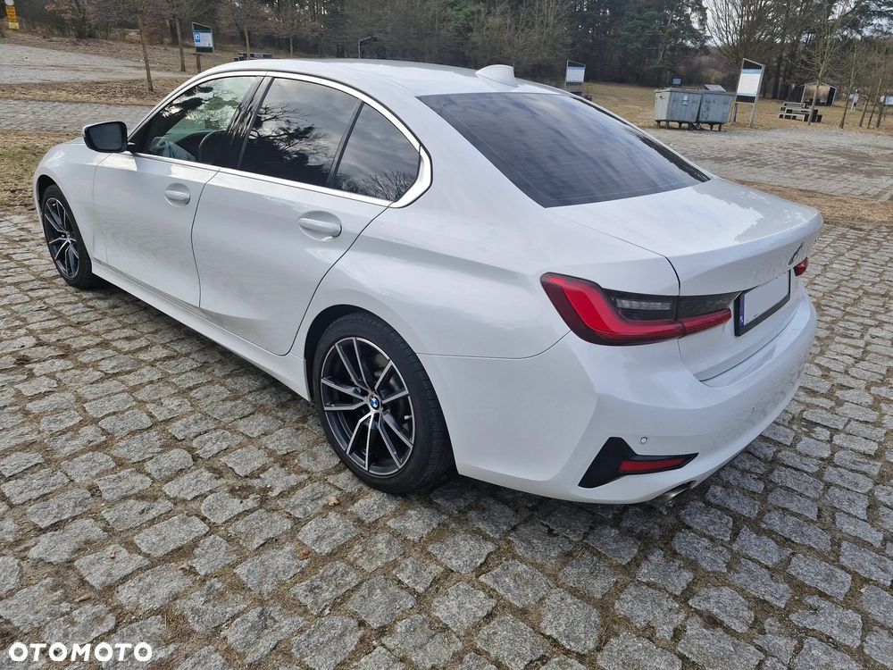BMW Seria 3 330i Sport Line - 4
