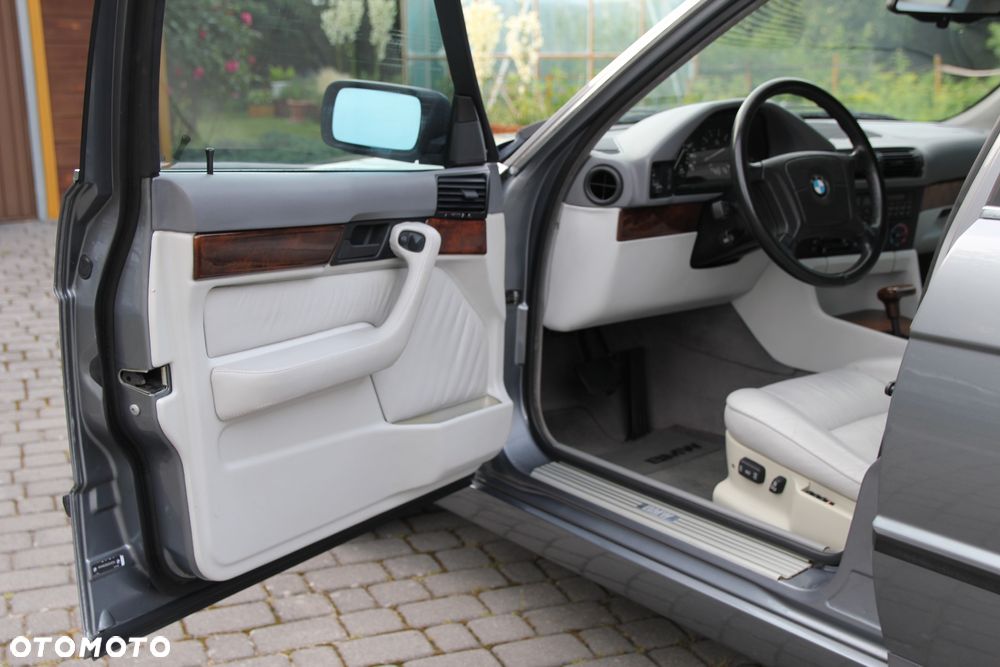 BMW Seria 5 540i - 22