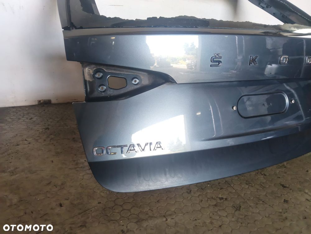 LF7Y Klapa bagaznika Kombi Skoda Octavia IV czesci - 2