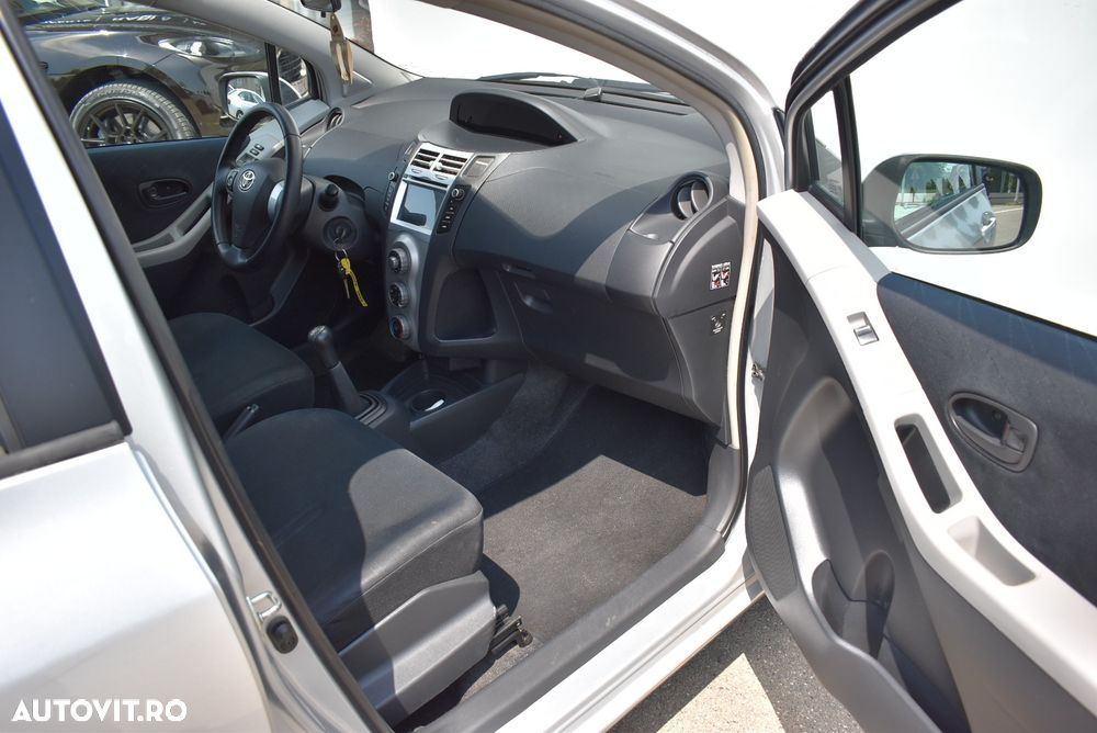 Toyota Yaris 1.3 Sol - 19
