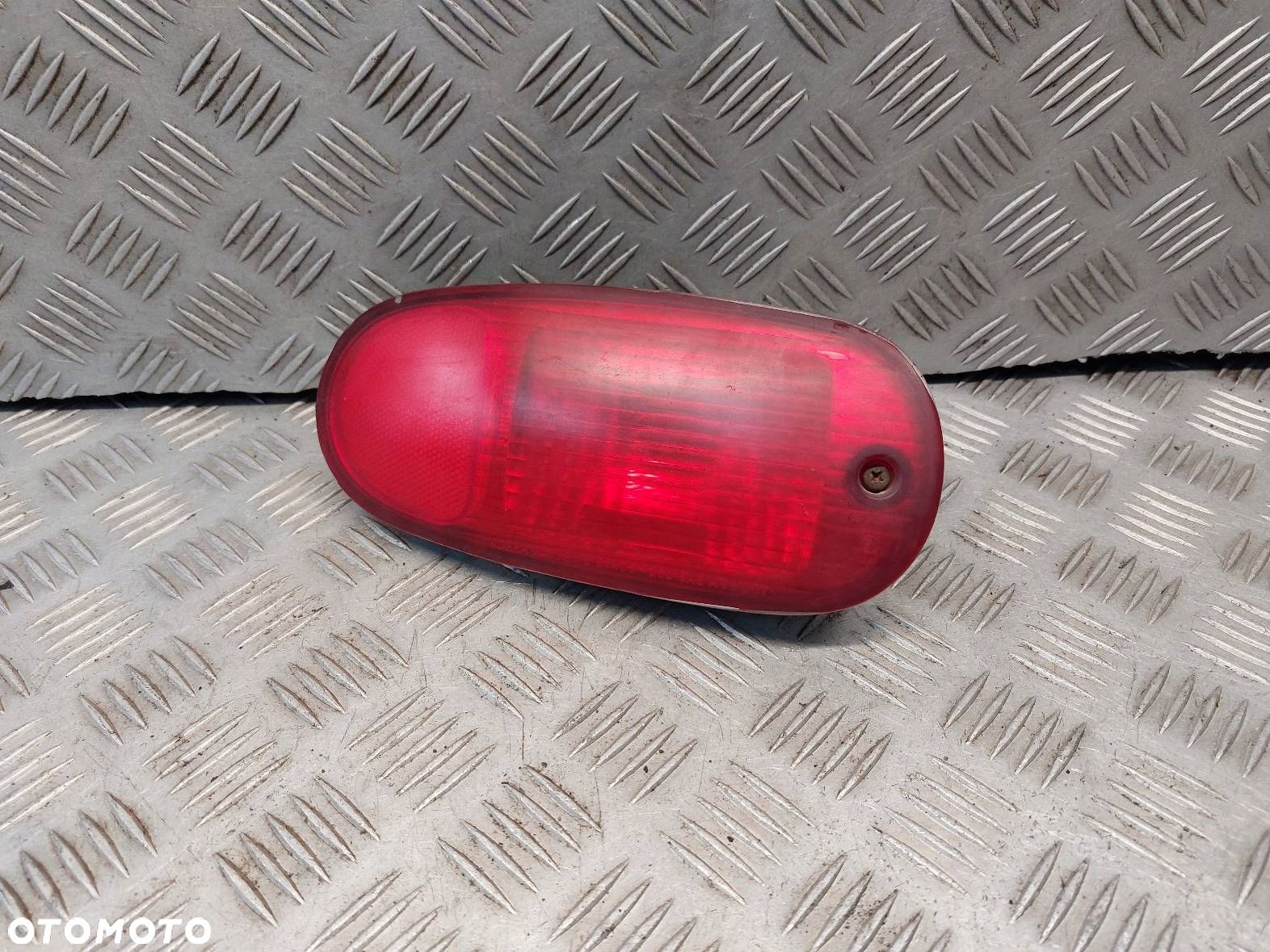 LAMPA PRZECIWMGIELNA PRAWA TYŁ HYUNDAI SANTA FE I - 1