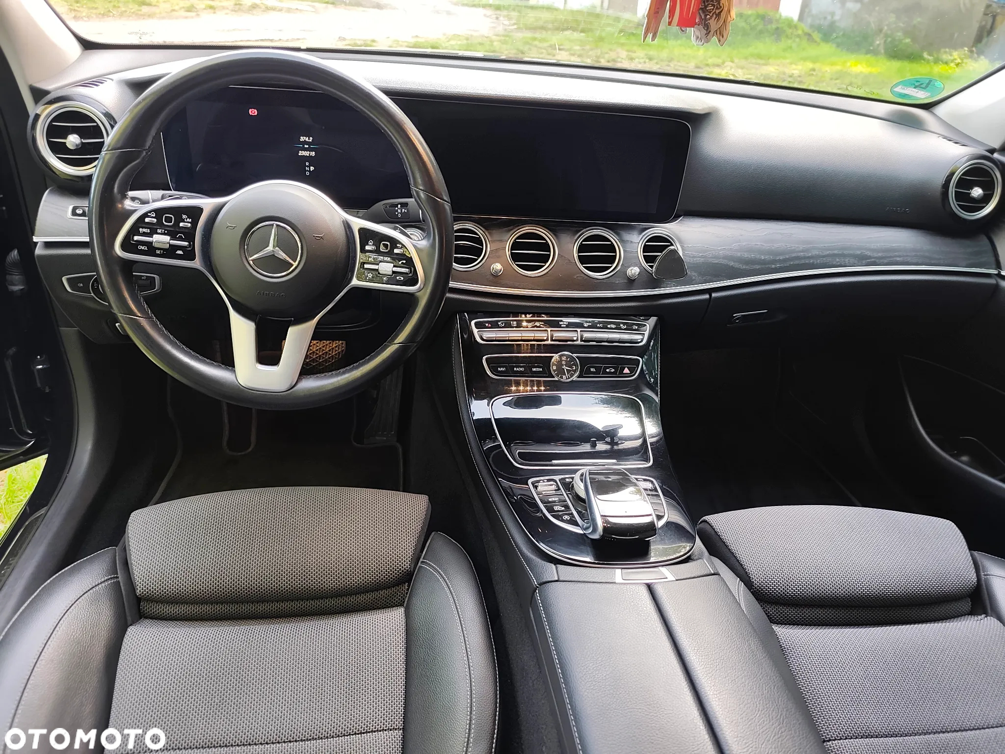 Mercedes-Benz Klasa E 220 d T 9G-TRONIC Avantgarde - 8