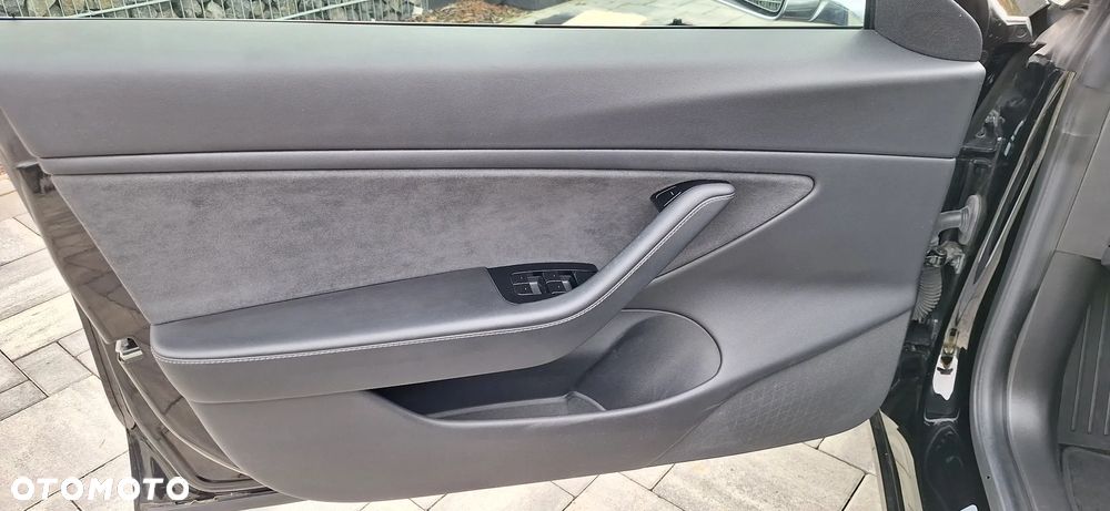 Tesla Model 3 Standard Range Plus - 31