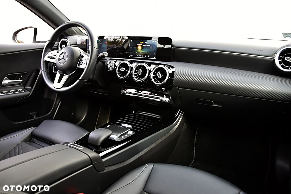 Mercedes-Benz Klasa A 200 7G-DCT - 22