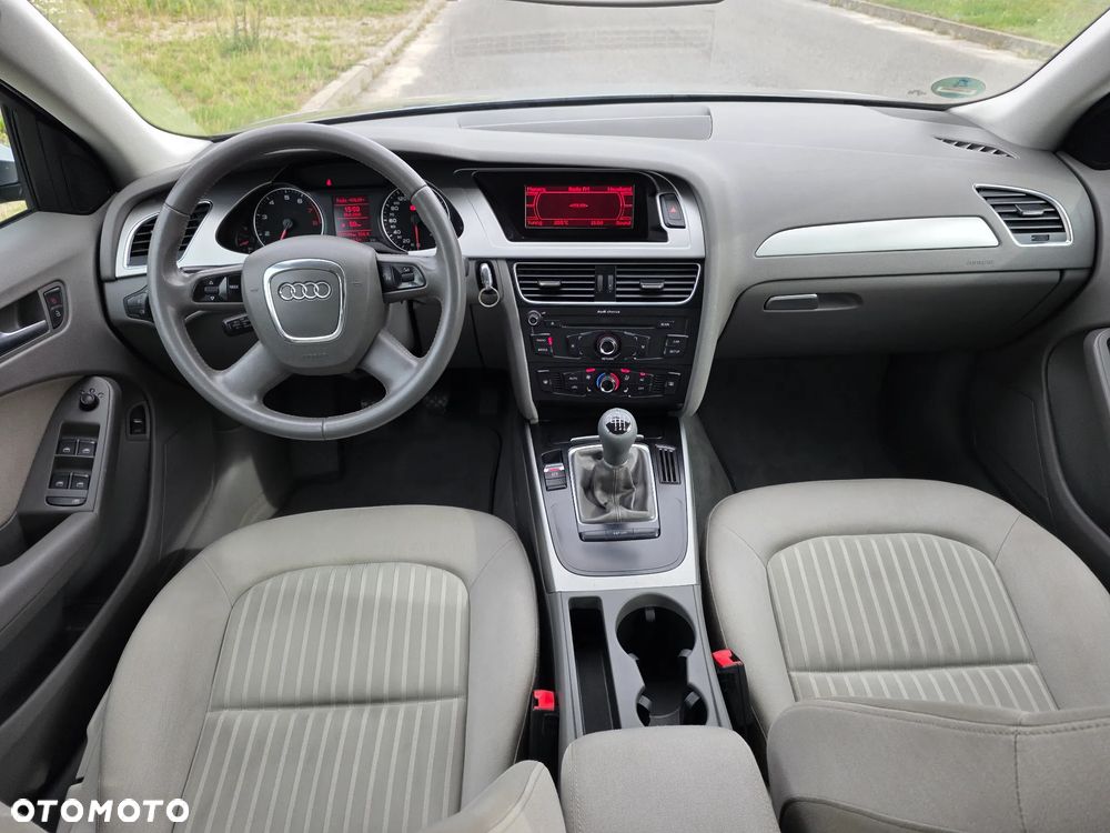Audi A4 Limousine - 10