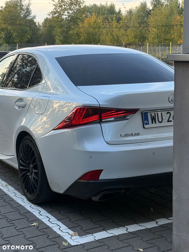 Lexus IS 200t / 300 Elegance - 38