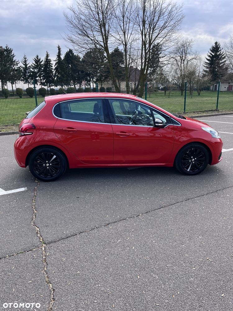 Peugeot 208 1.2 PureTech Allure S&S - 6