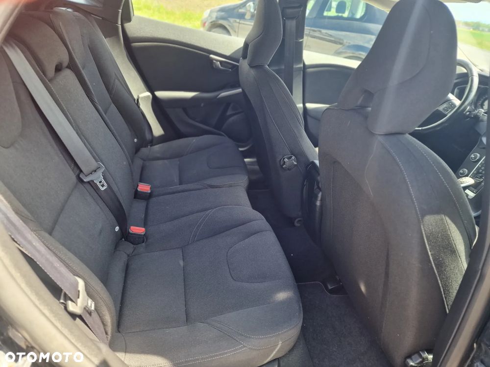 Volvo V40 D3 Geartronic Momentum - 23