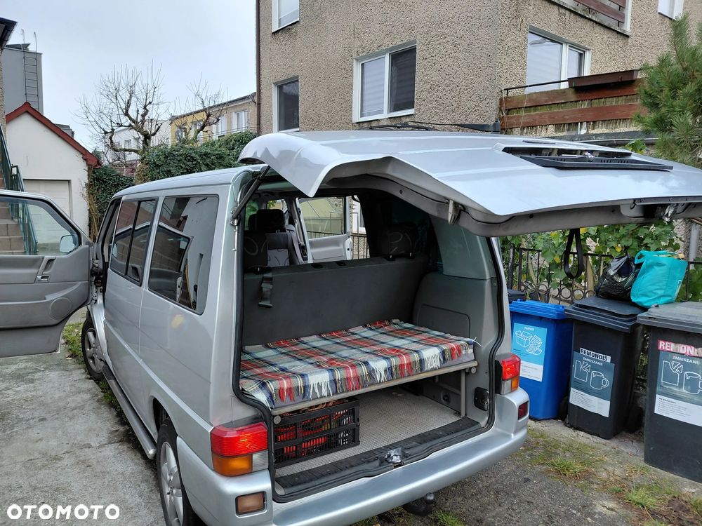 Volkswagen Multivan - 9
