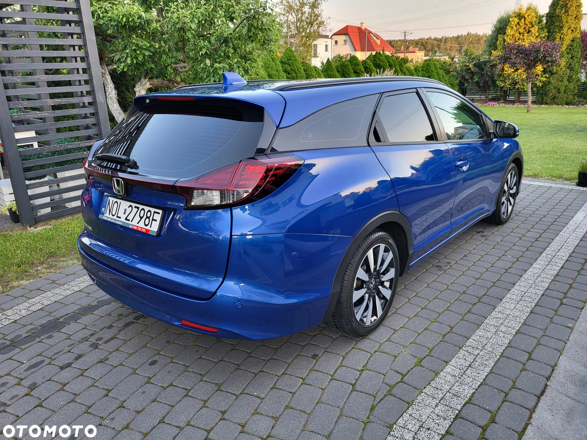 Honda Civic 1.8 i-VTEC Lifestyle Black Edition - 3