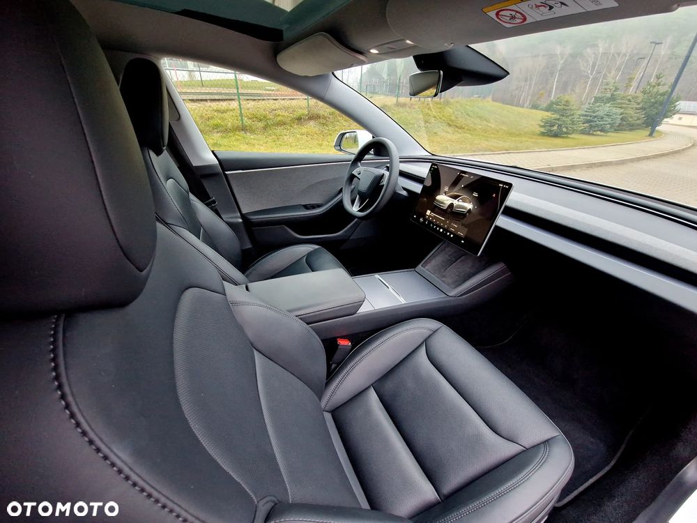 Tesla Model 3 Standard Reichweite Plus Hinterradantrieb - 25