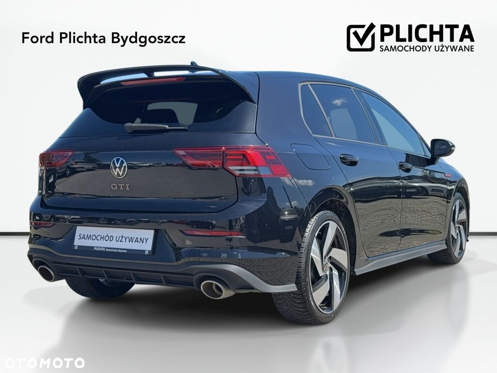 Volkswagen Golf - 6