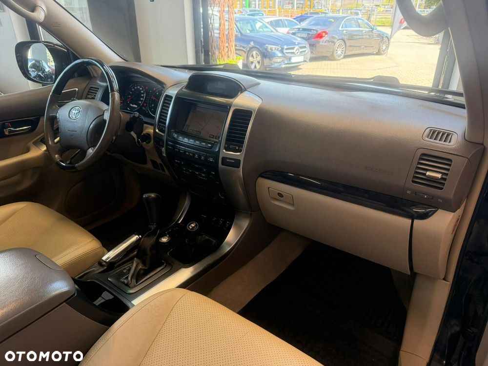 Toyota Land Cruiser - 37