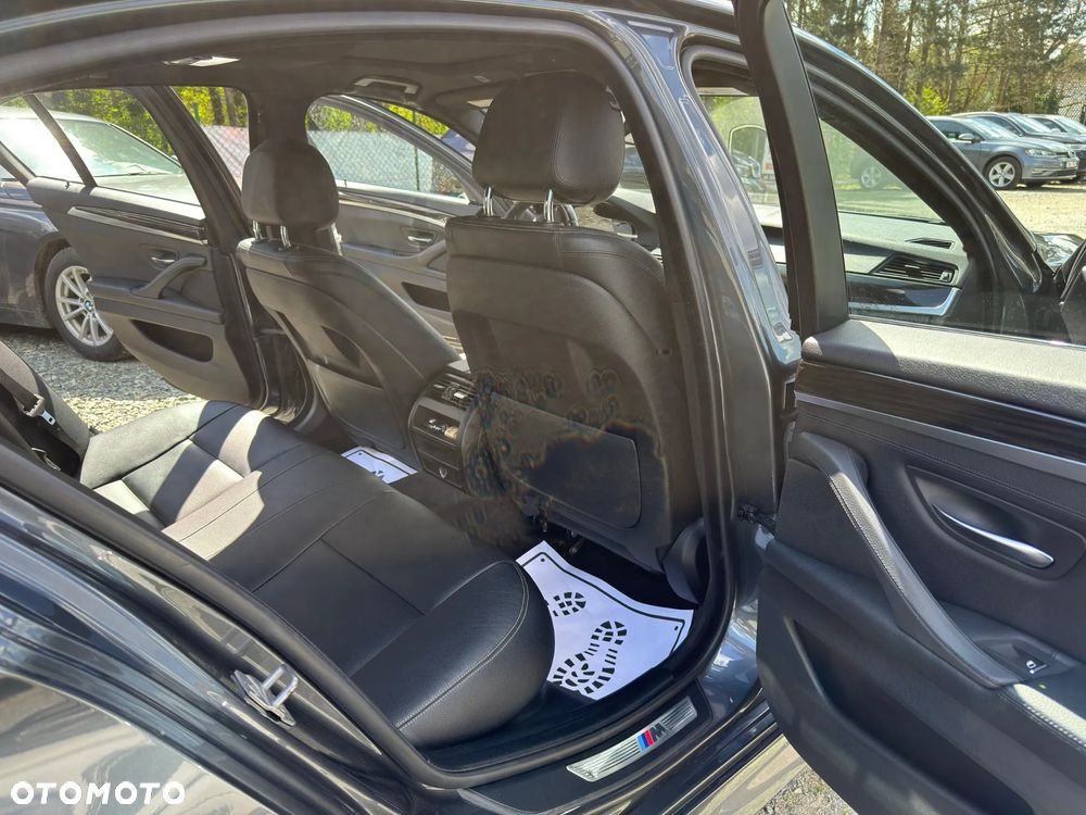 BMW Seria 5 528i xDrive - 14