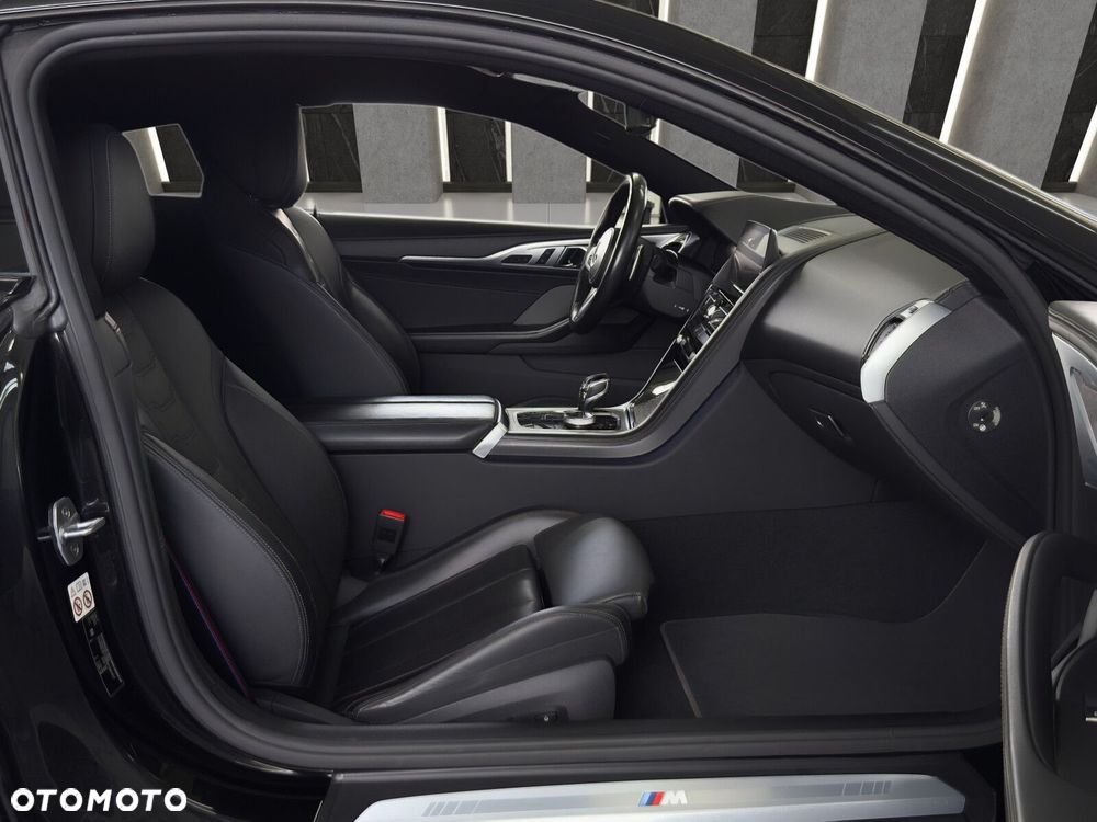 BMW Seria 8 - 18