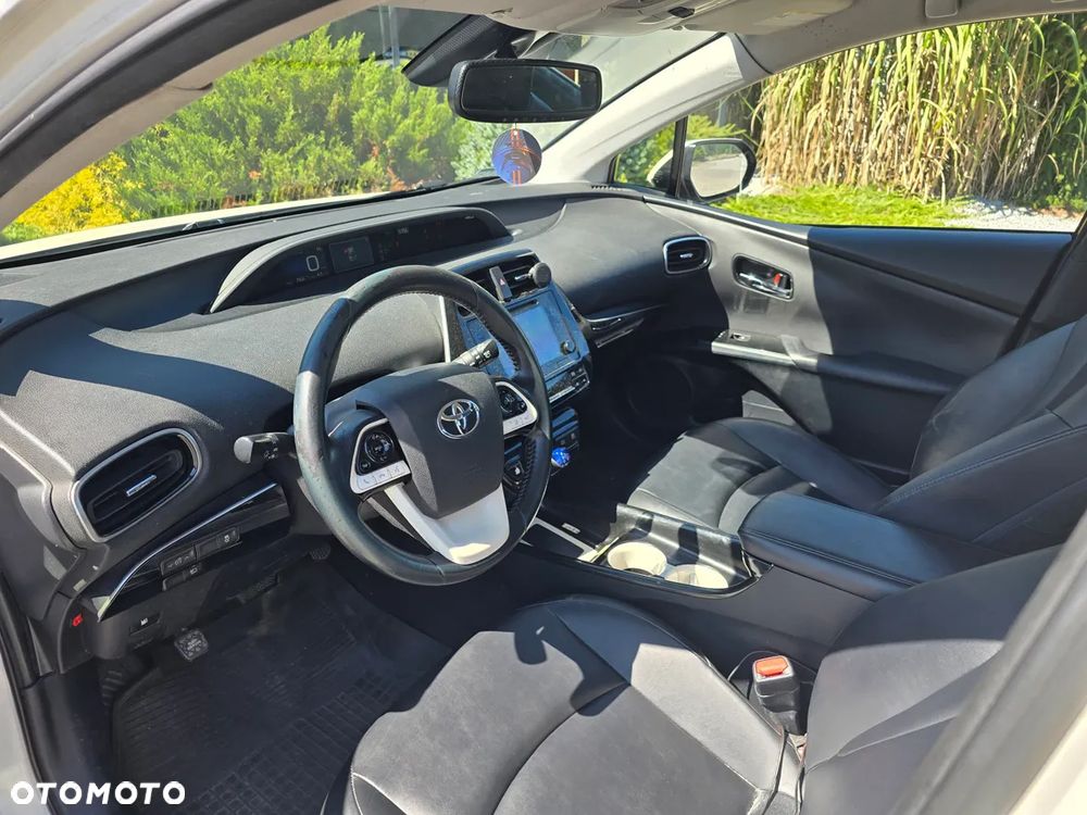 Toyota Prius Hybrid - 3
