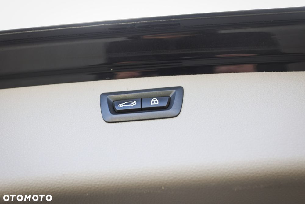 BMW Seria 3 320d xDrive Luxury Line sport - 25