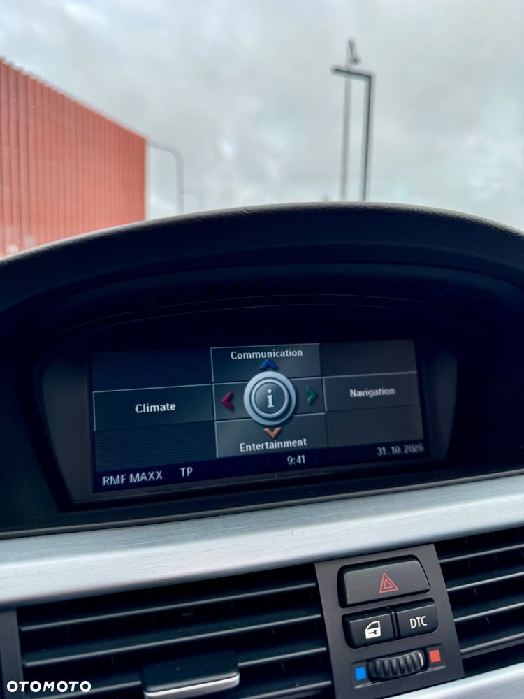 BMW Seria 3 325i - 32