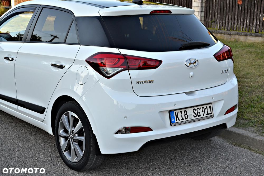 Hyundai i20 1.2 YES Gold - 11