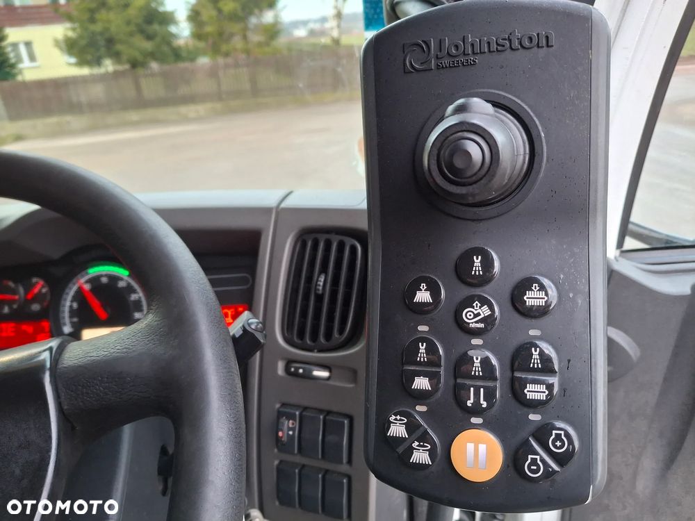 Renault Midlum 220DXI Zamiatarka SEMAT Zoeller Johnston VS501 Szczotki L/R Obie Strony Napęd Hydrostatyczny 2014r Kamera Cofania Klimatyzacja Centralne Smarowanie - 13