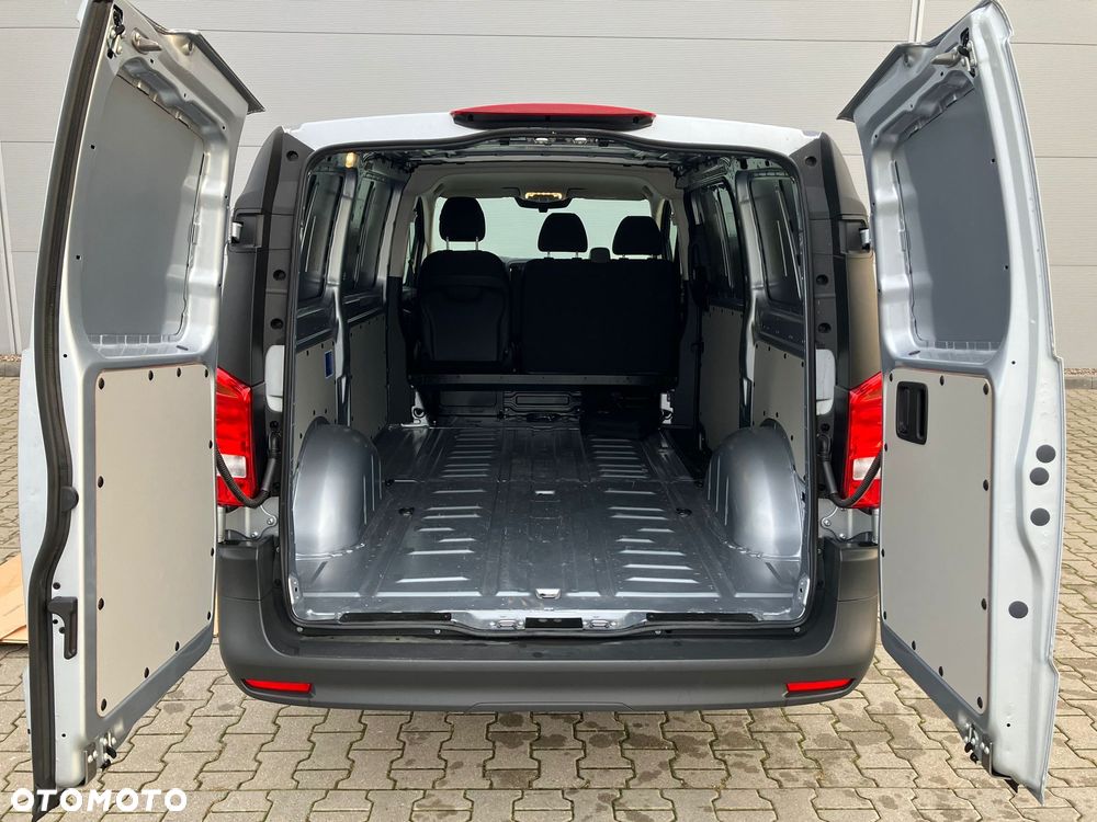 Mercedes-Benz Vito 112e eVito Furgon długi - 6