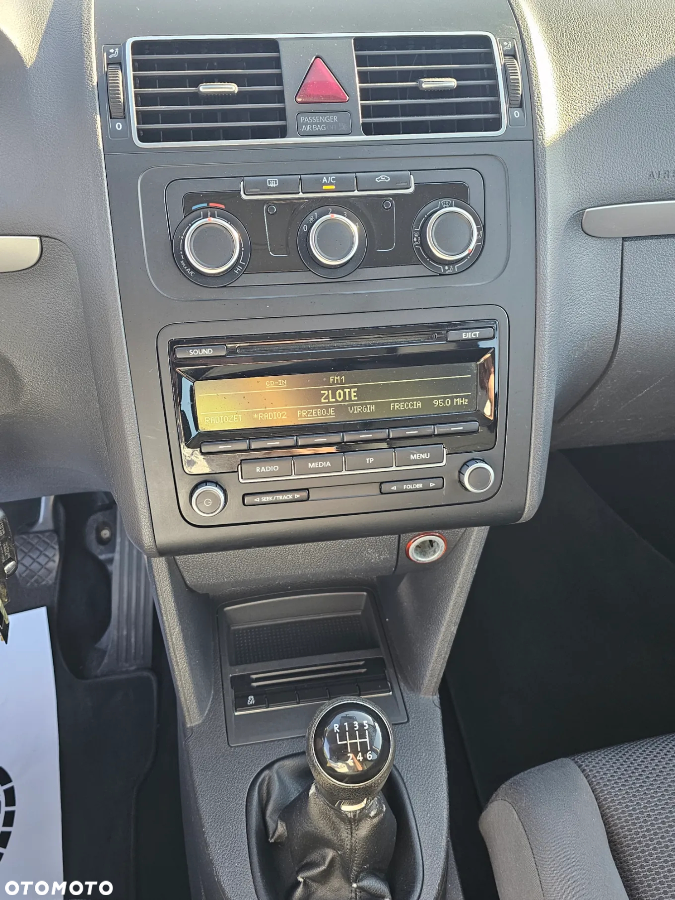 Volkswagen Touran 1.6 TDI DPF BlueMotion Technology Trendline - 20