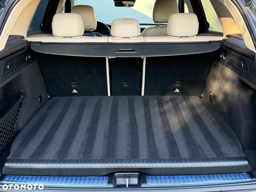 Mercedes-Benz GLC 300 de 4-Matic Business Edition - 31