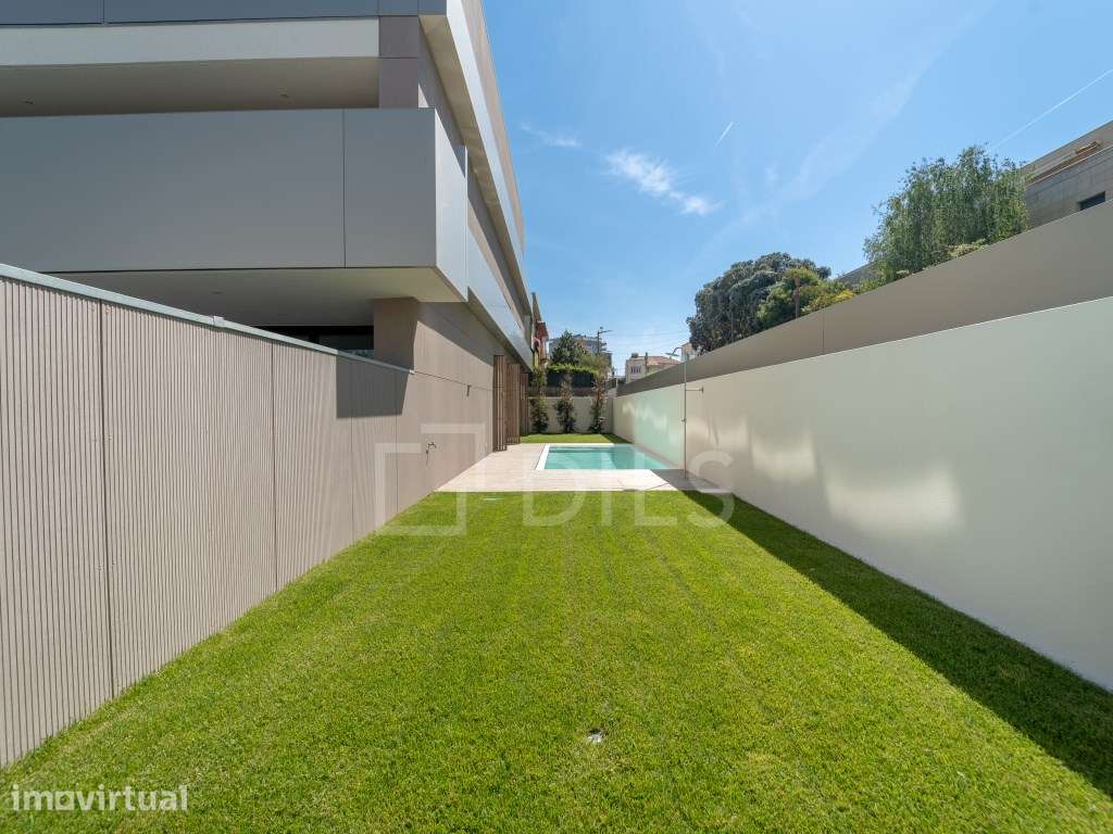 Apartamento T4 duplex com jardim, piscina e box 4 viaturas - Grande imagem: 5/120