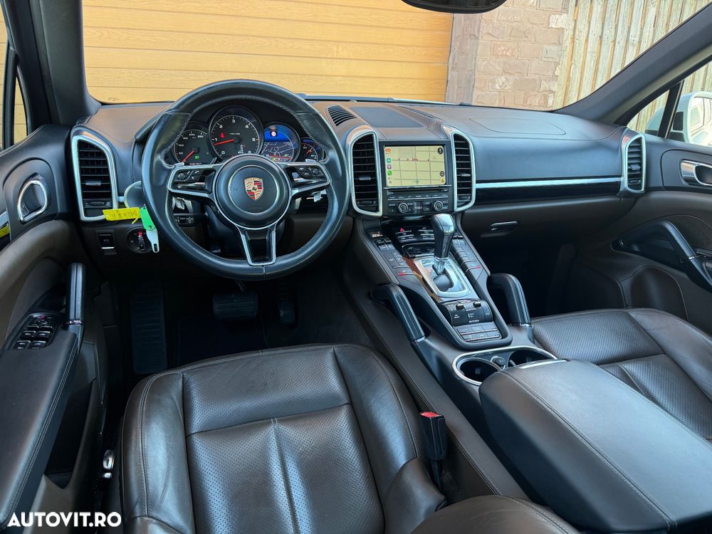 Porsche Cayenne - 15