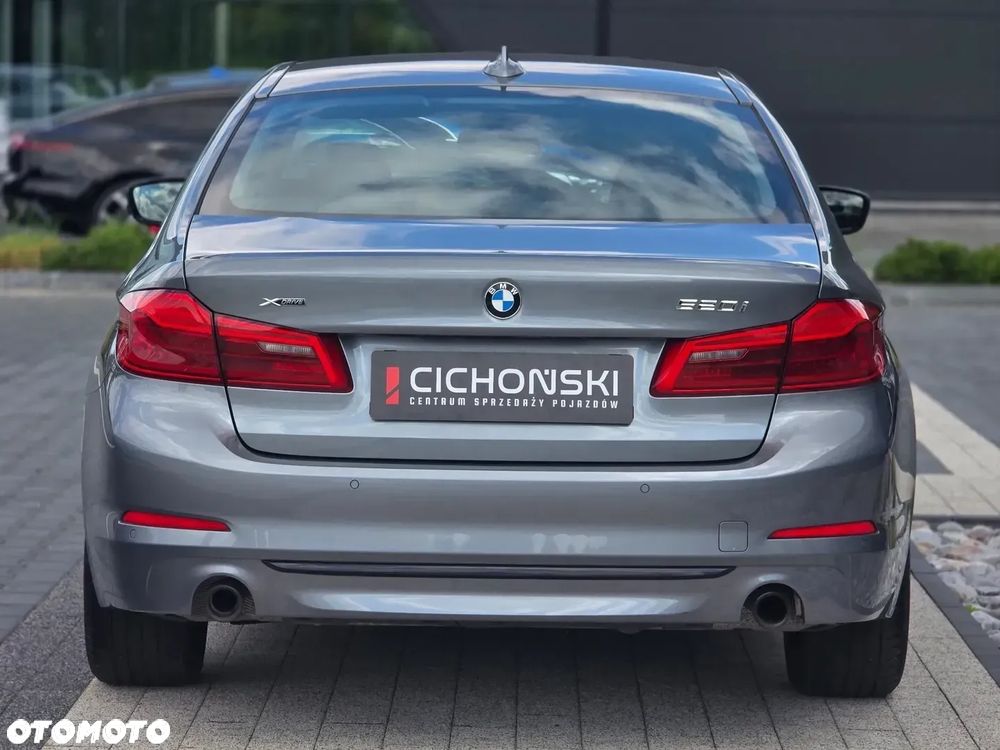 BMW Seria 5 520i GPF Sport Line sport - 8