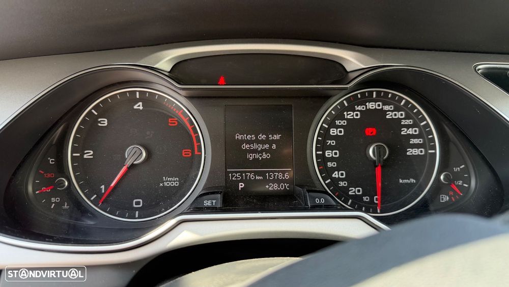 Audi A4 Avant 2.0 TDI DPF clean multitronic Ambiente - 14