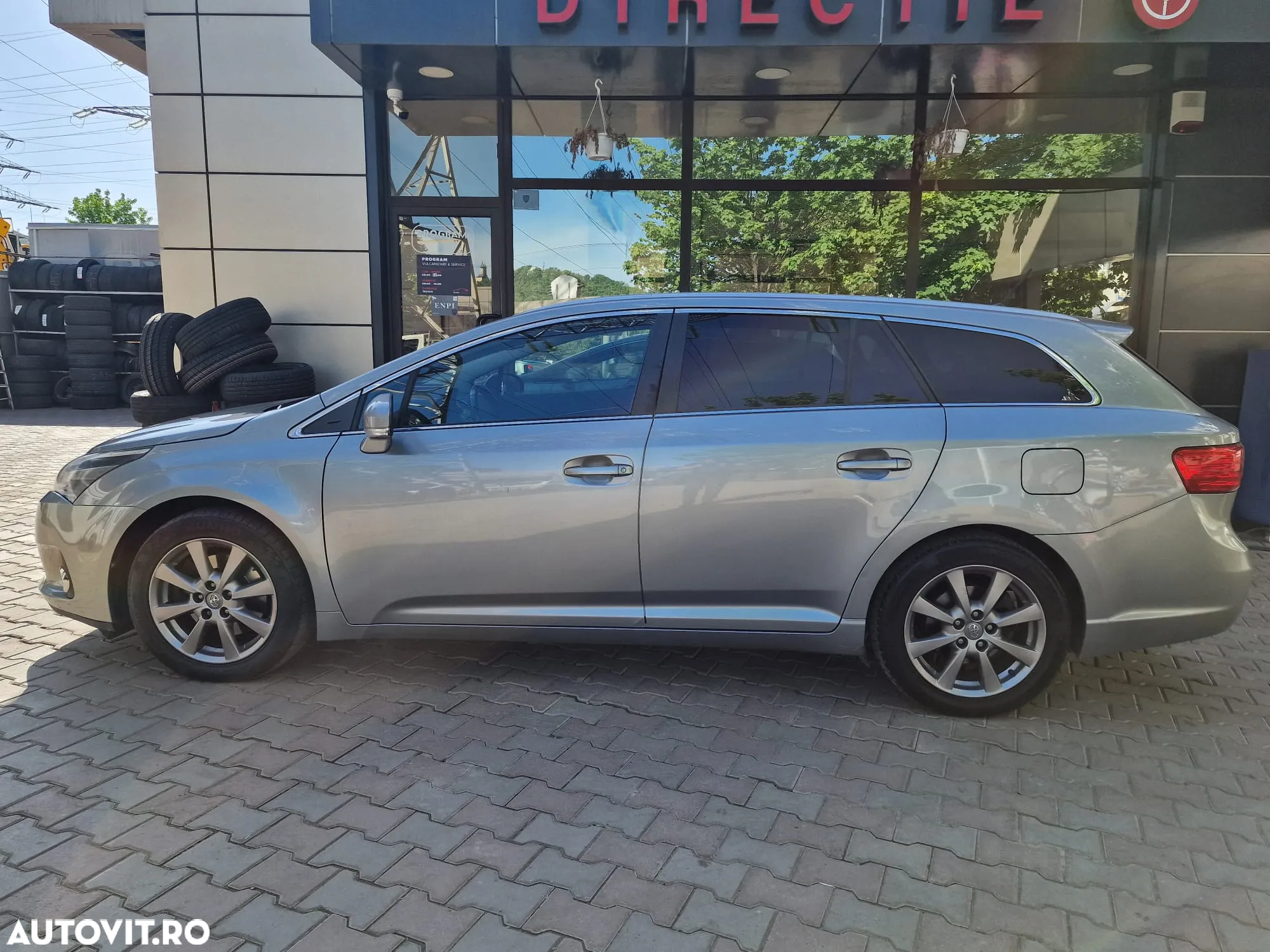 Toyota Avensis Combi 2.2 D-4D Edition - 5