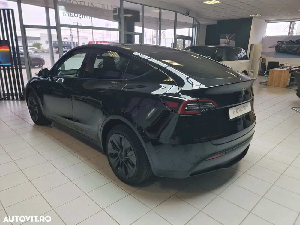 Tesla Model Y AWD Long Range - 4