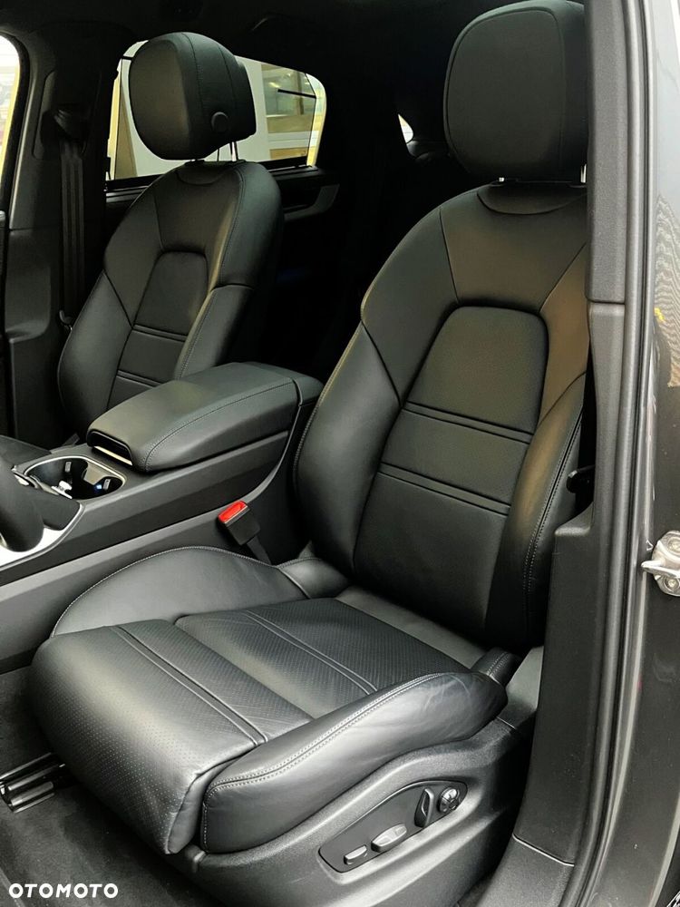 Porsche Cayenne - 10